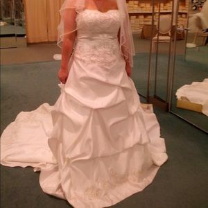 Wedding gown with accessories